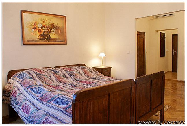 كراكوفيا Aparthotel Camea الغرفة الصورة